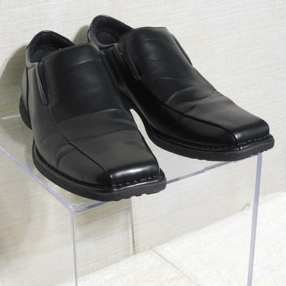 unlisted dress shoes